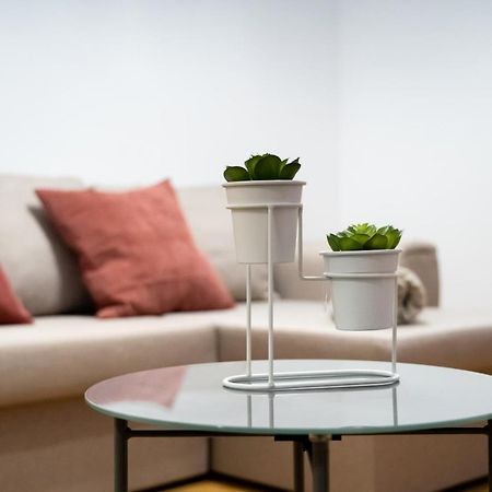 Citadela North 1Br Apartment W Security And Self Check In Bucarest Extérieur photo
